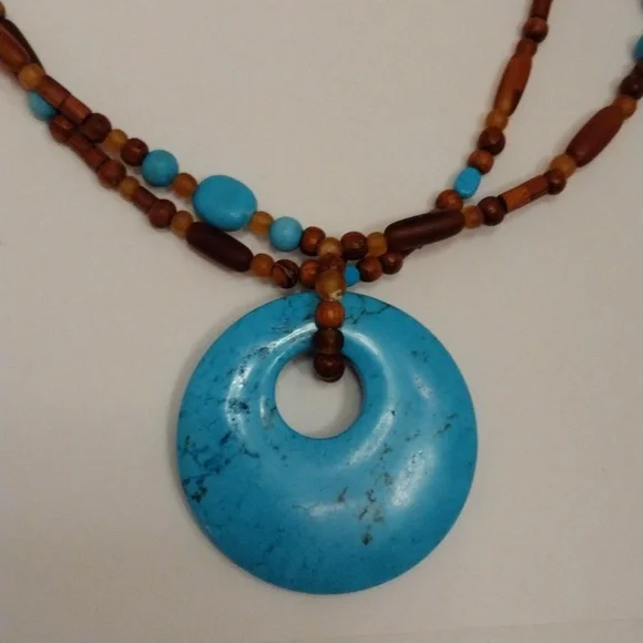 SOLD!! Vtg Coldwater Creek Turquoise Horn Doughnut Orb Wooden Double Necklace! - Picture 2 of 8